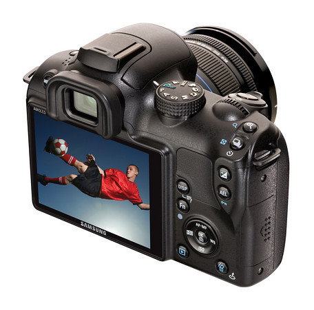 Samsung NX10 aizmugure