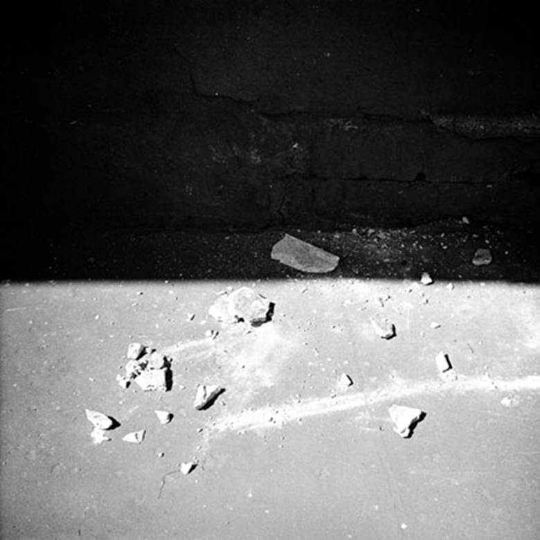 Alexandre Slusarev wall and broken cement