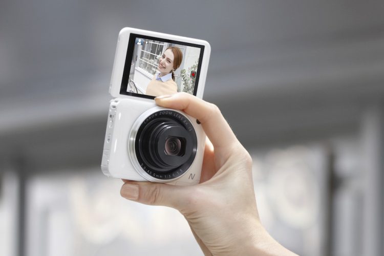 PowerShot N2 White Lifestyle2