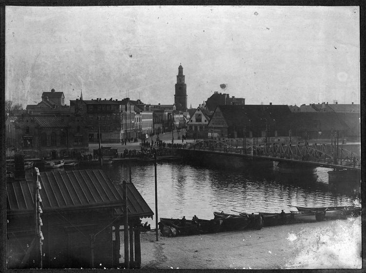 Antonija Heniņa. “Liepājas Tirdzniecības kanāls”, 20. gs. 20. gadi. No Latvijas Fotogrāfijas muzeja krājuma